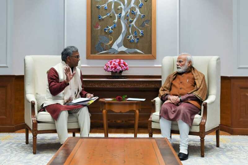 PM Modi patted CM Trivendra on one rupee fee
